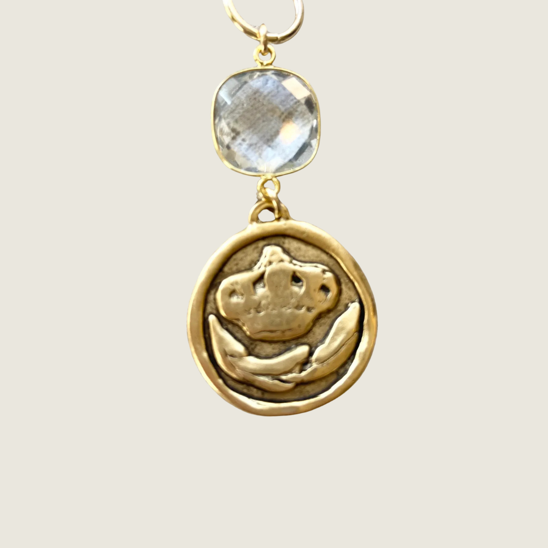 Queen Bee Pearl Necklace