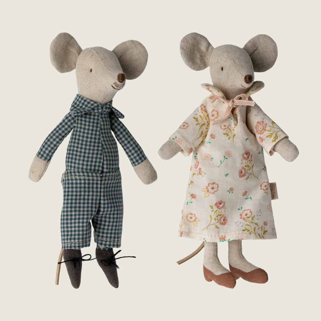 Grandma &amp; Grandpa Mice in Cigarbox